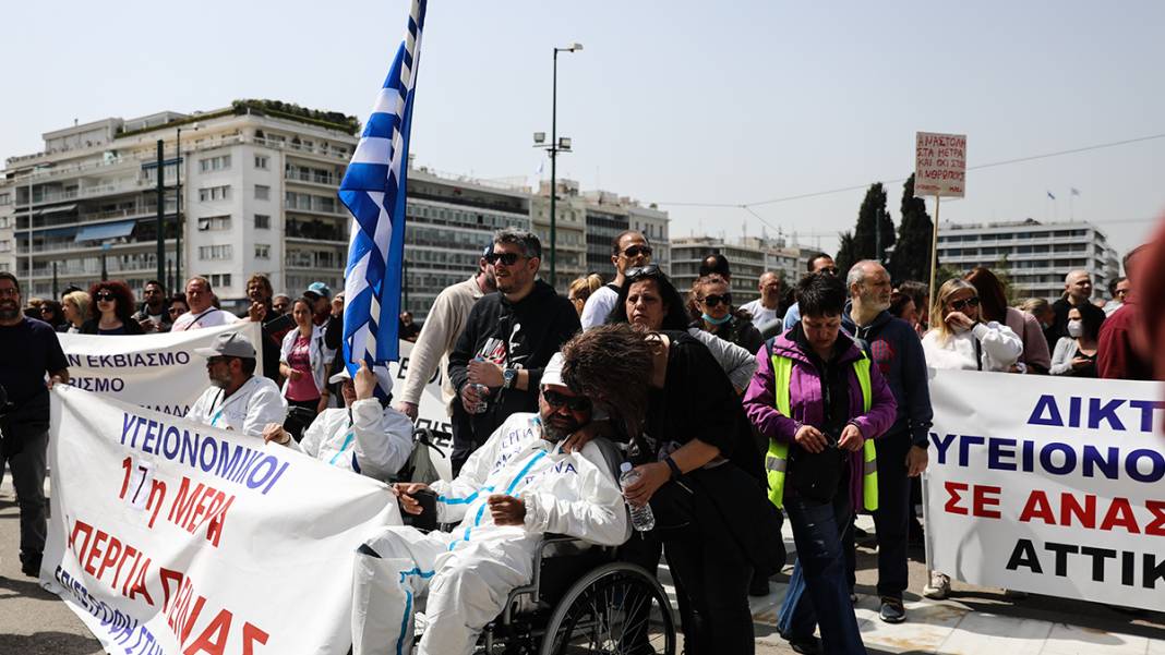 Yunanistan da genel grev Protestolar 24 saat sürdü