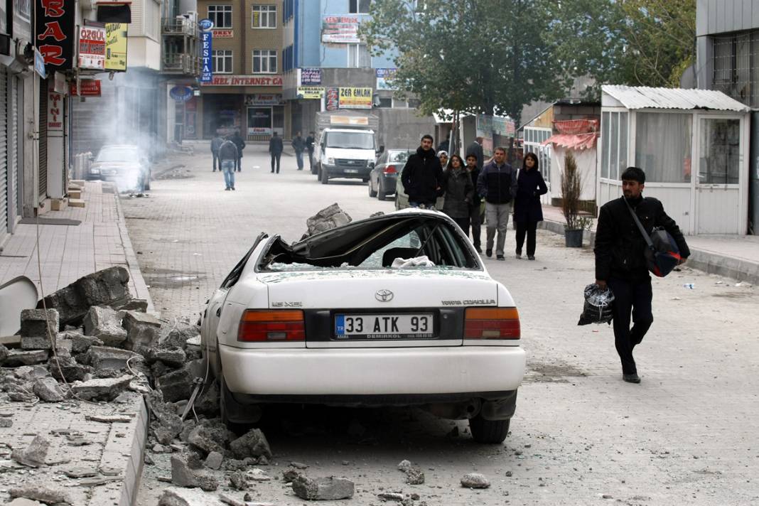 Büyük yıkımın 11 inci yılı İşte Van depreminden hafızalara kazınan