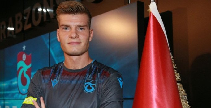 Alexander Sörloth kimdir ve kaç yaşında Hangi takımlarda oynadı KAP