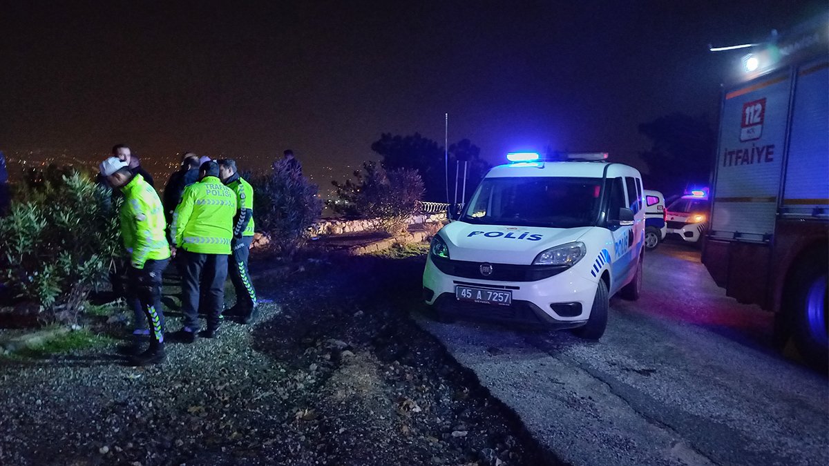 Manisa da otomobil uçuruma yuvarlandı Korkunç kazada asteğmen hayatını