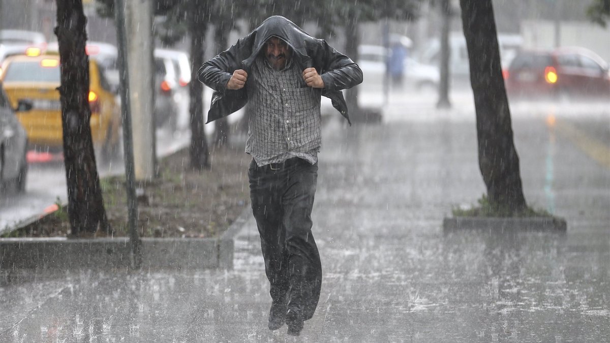 Meteoroloji saat verdi Yedi bölgede kuvvetli yağış