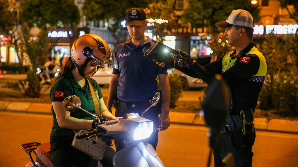 Adana da dron destekli trafik denetimi 81 sürücüye 462 bin 800 lira ceza