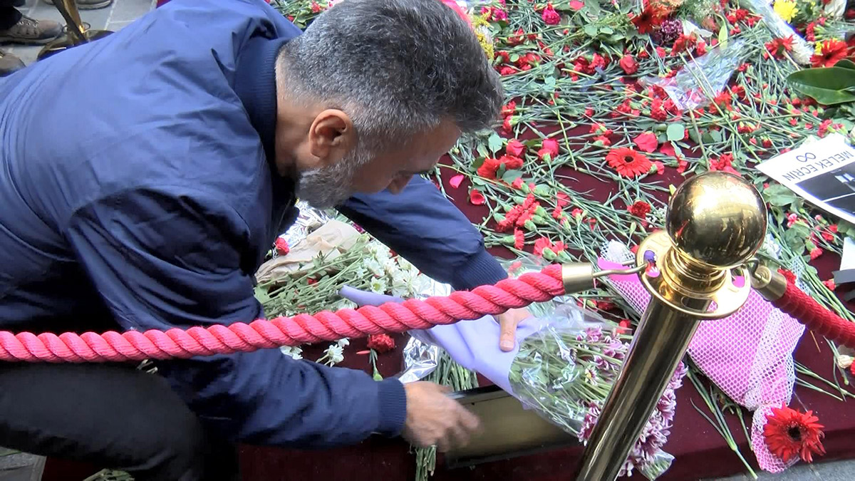 Stiklal Caddesi Nde En Ac An E Ini Ve K Z N Kaybetti I Yerde