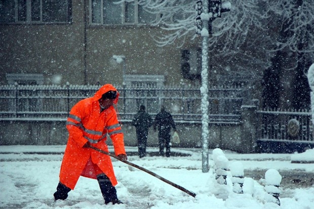 Nisan kapıdan baktırır... 24