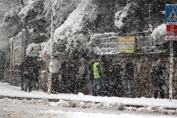Nisan kapıdan baktırır... 26