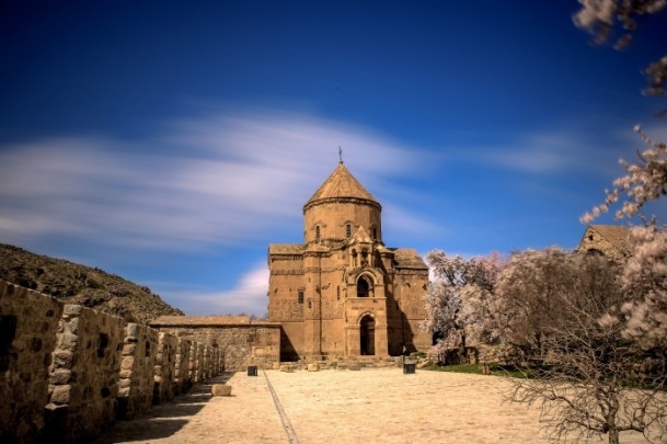 Akdamar güzelliğiyle büyülüyor 1