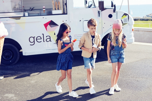 Küçük kızların bahar coşkusu 8