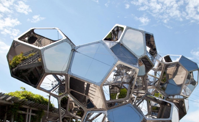 Tomás Saraceno'nun "Ağ Dünya"sına hoş geldiniz. 8