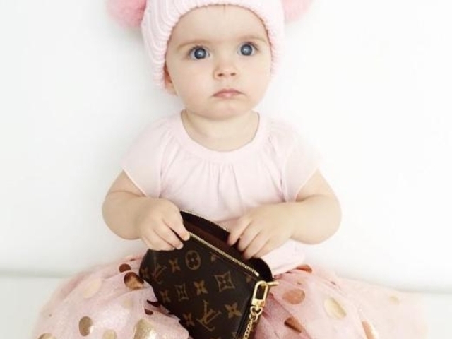 1 yaşında 20 bin lira maaşı var 1