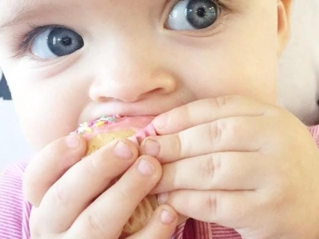 1 yaşında 20 bin lira maaşı var 5