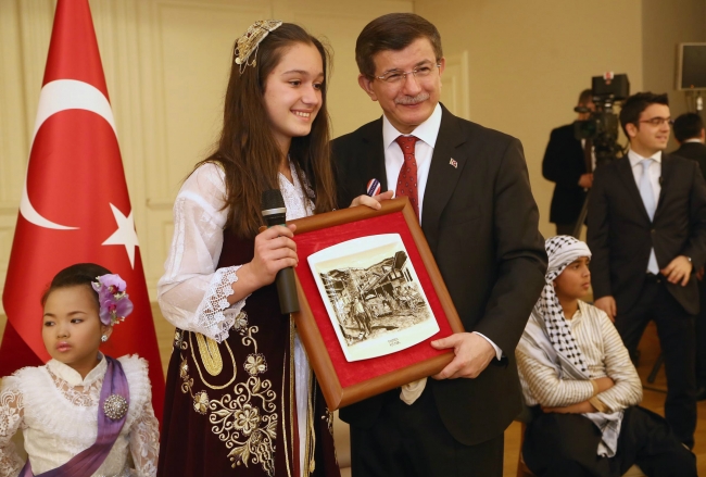 Davutoğlu çocuklarla bir araya geldi 6