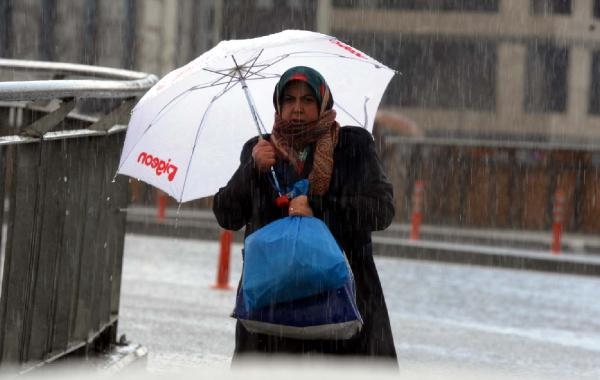 Dolu İstanbul'u beyaza bürüdü 10