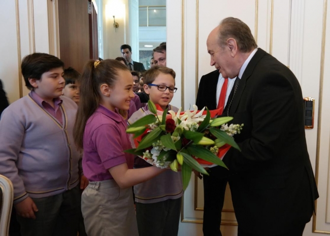 İlk talimatını verdi, gözyaşlarına boğuldu 9