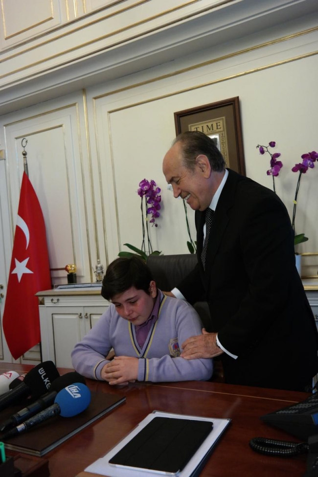 İlk talimatını verdi, gözyaşlarına boğuldu 7