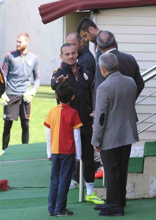 Florya'ya Savcı Kiraz'ın oğlundan sürpriz ziyaret 10