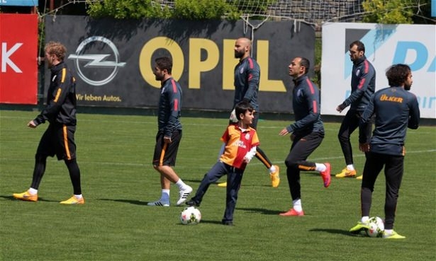 Florya'ya Savcı Kiraz'ın oğlundan sürpriz ziyaret 14