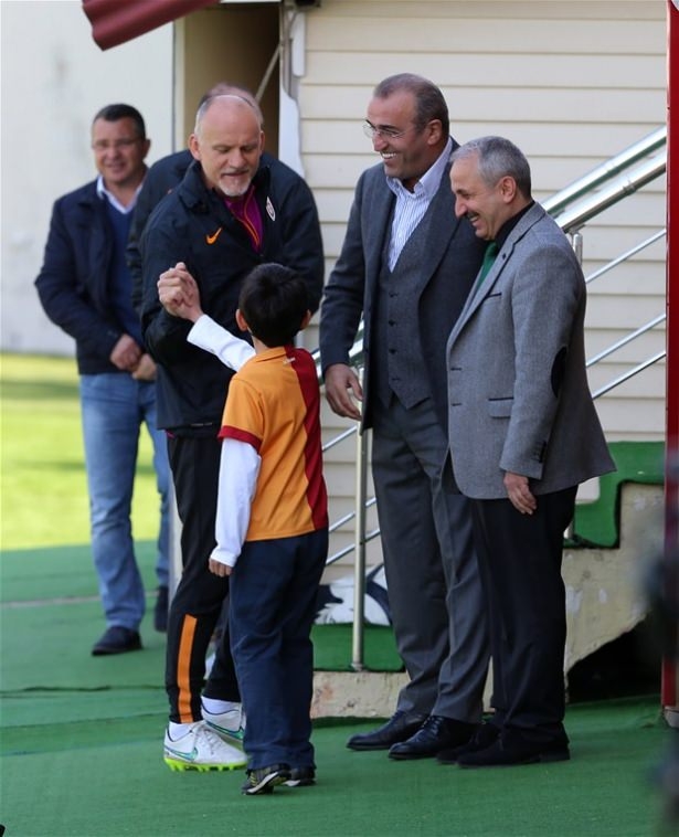 Florya'ya Savcı Kiraz'ın oğlundan sürpriz ziyaret 8