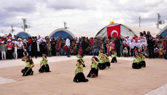 Suriyeli çocukların 23 Nisan çoşkusu 2