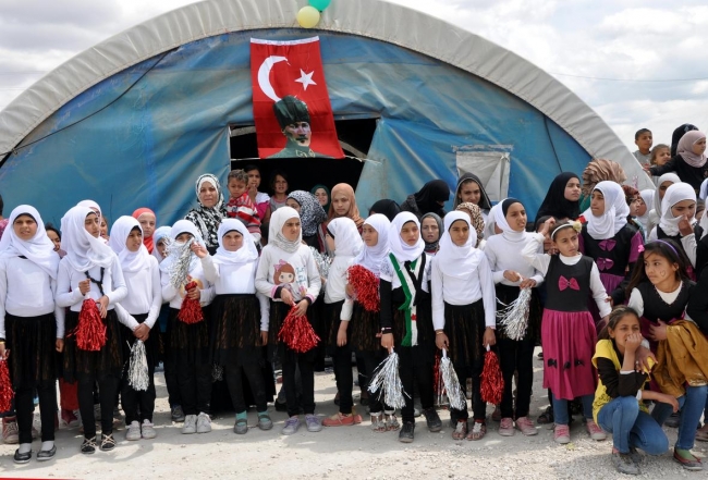 Suriyeli çocukların 23 Nisan çoşkusu 10
