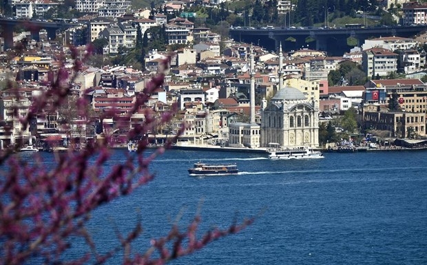 İstanbul'da erguvan vakti 14