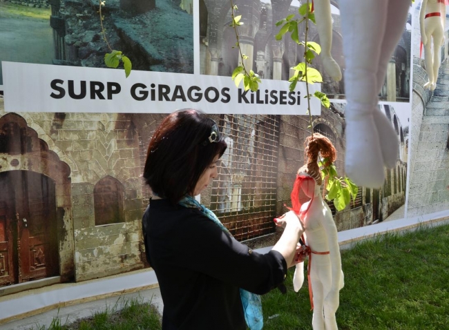 Kadına şiddete "bez bebekli" tepki 6