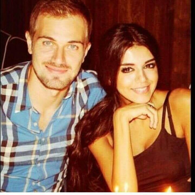 Fenerbahçe'nin kalecisi Mert Günok nişanlandı 6