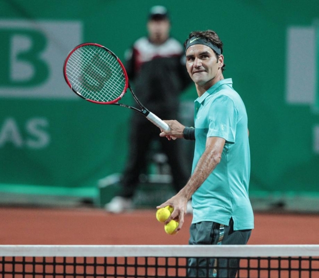 Federer İstanbul'da çeyrek finalde 14