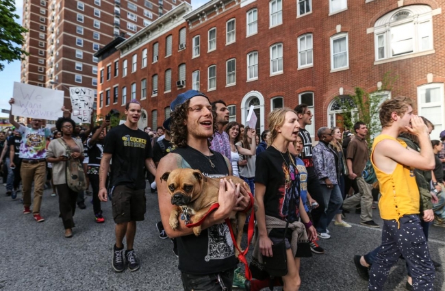 ABD "Baltimore" için ayakta 6