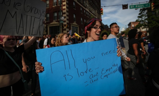 ABD "Baltimore" için ayakta 7