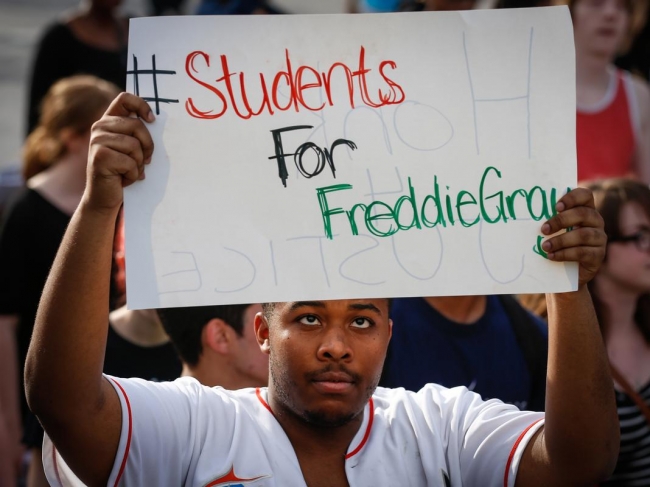 ABD "Baltimore" için ayakta 18