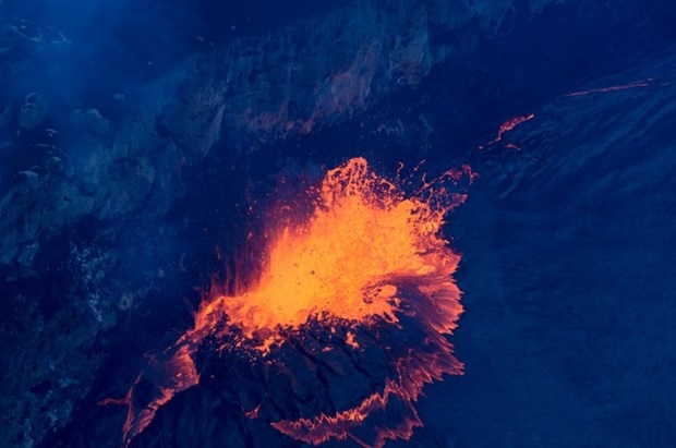 Lav denizi akmaya başladı 7