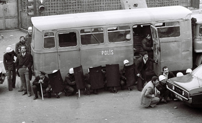 Her şey 1 el silah sesiyle başladı 10