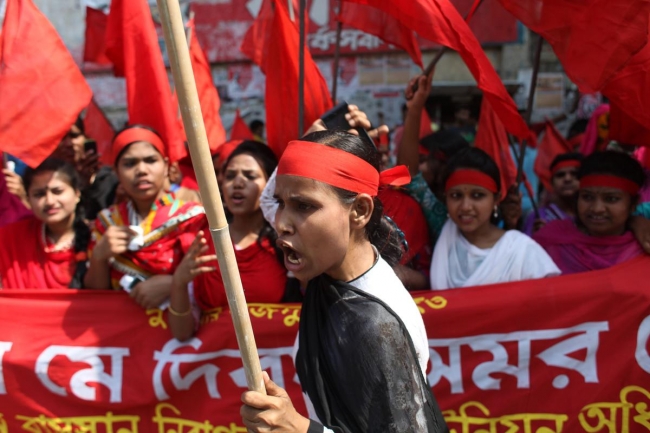 Molotofsuz, gazsız 1 Mayıs 18