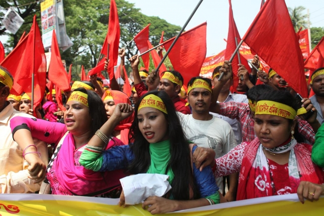 Molotofsuz, gazsız 1 Mayıs 17
