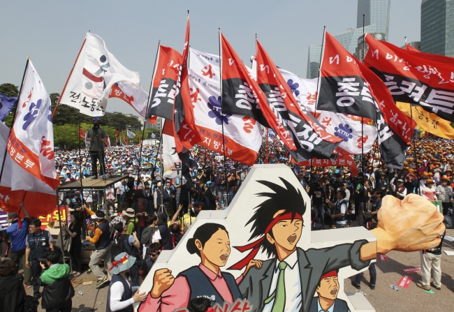 Molotofsuz, gazsız 1 Mayıs 42