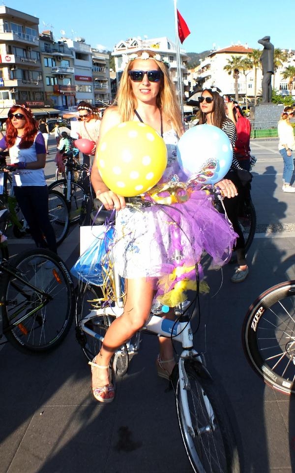 'Süslü kadınlar' bisiklet turu 2