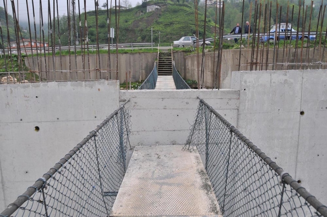 Rize'de fıkra gibi köprü 3