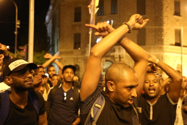 İsrail'de "ırkçı" polis şiddeti 4