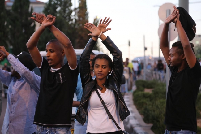 İsrail'de "ırkçı" polis şiddeti 17