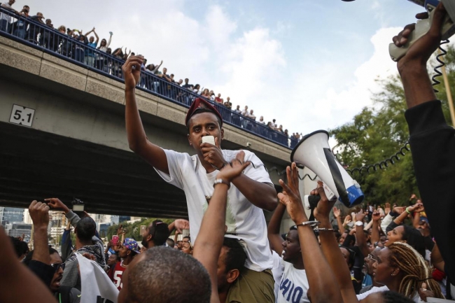 İsrail'de "ırkçı" polis şiddeti 33