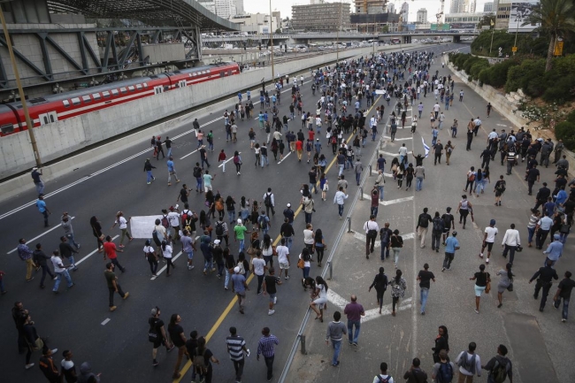 İsrail'de "ırkçı" polis şiddeti 36
