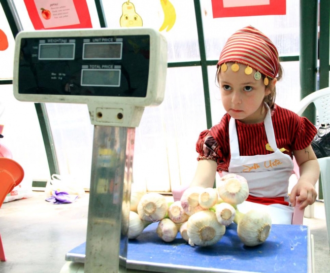 Pazarcı miniklerden renkli kareler 1