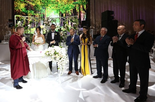 Selçuk Şahin'den rüya gibi düğün 3