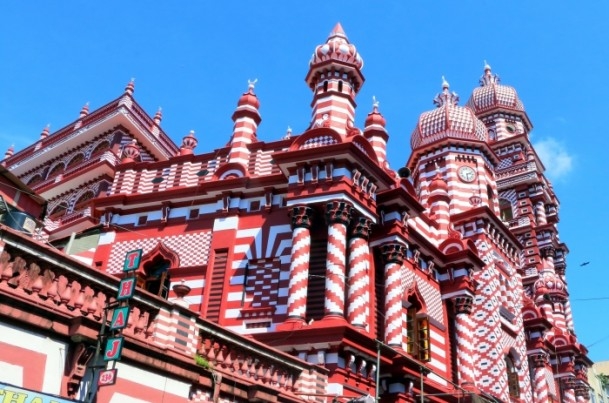 İslamın sembolü: Kırmızı mescit 4