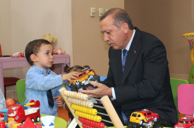 Üstünü ört, üşütme Selahattin! 2