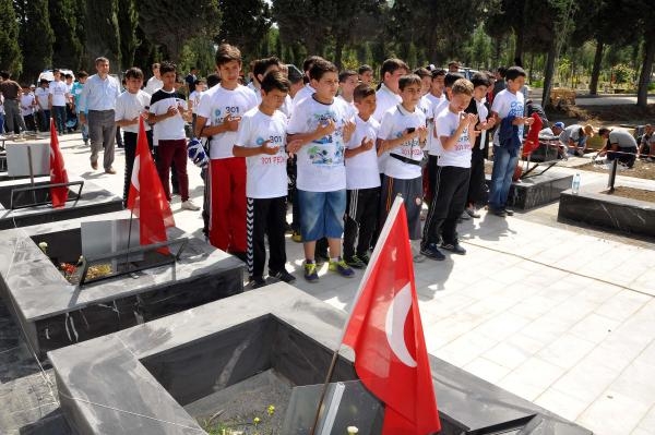 Soma faciası anısına resim sergisi yapıldı 6