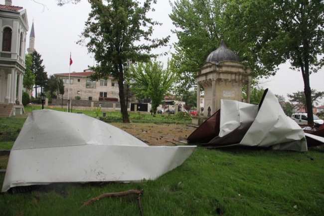 Fırtına Marmara'yı vurdu 22