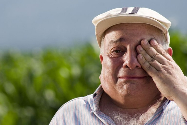 Ve bir gün Zeki Baba ölür, biz ağlarız... 10