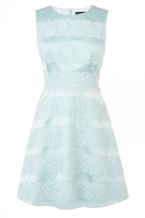 En zarif ve şık mezuniyet kıyafetleri rehberi 10