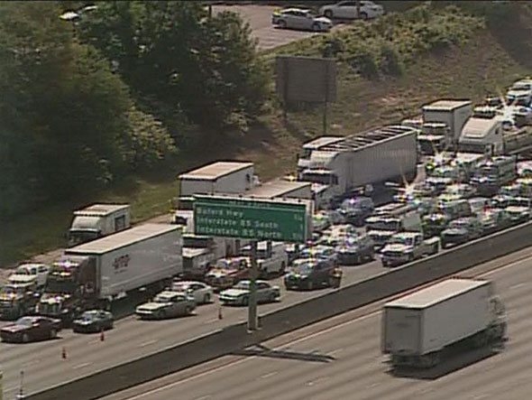 Otoyola çakıldı! 6